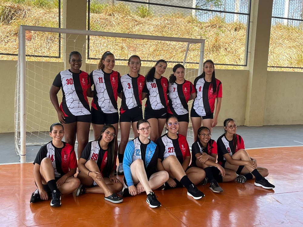 O time feminino têm conquistado o 1º lugar no handebol há 3 anos